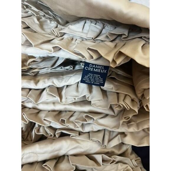 Daniel Cremieux Beige/Gold "Chocolate" ruffled coverlet Full/Queen Size - Picture 10 of 14